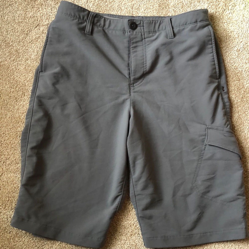 Boys Under Armour Heatgear shorts size 16
